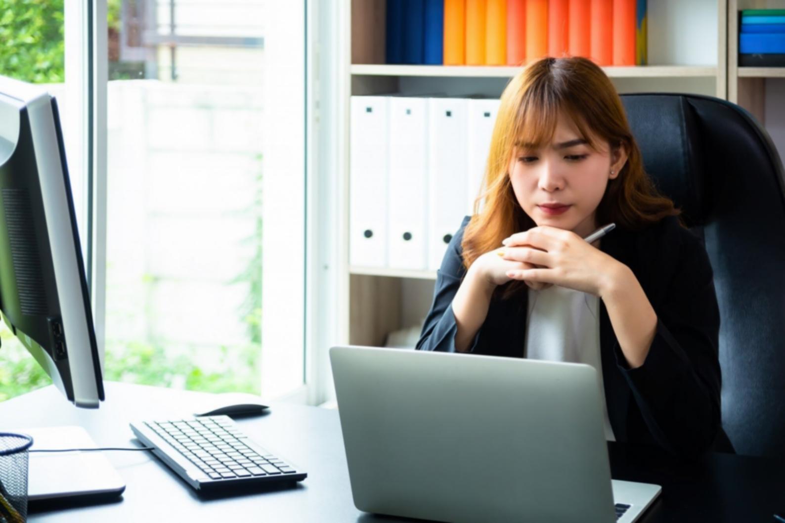 Ambiente di lavoro per modellazione 3D con strumenti professionali